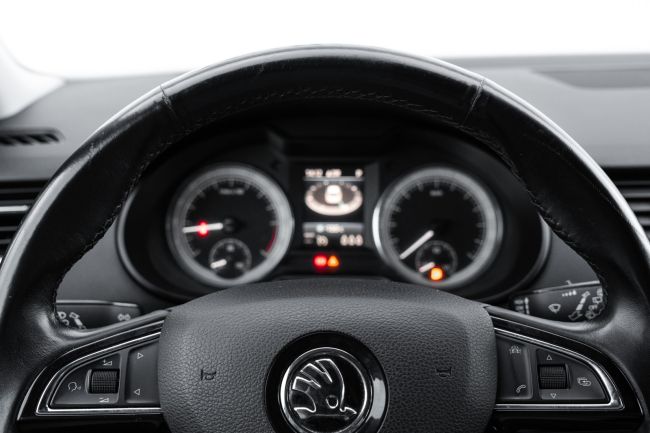 2015 Skoda Octavia Scout 5 Door Wagon Steering Wheel Cars Pictures