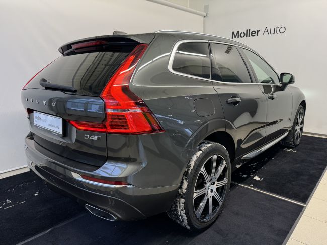 Volvo XC60 INSCRIPTION AWD MILD-HYBRID/LEDER/AHK – Advantage Cars